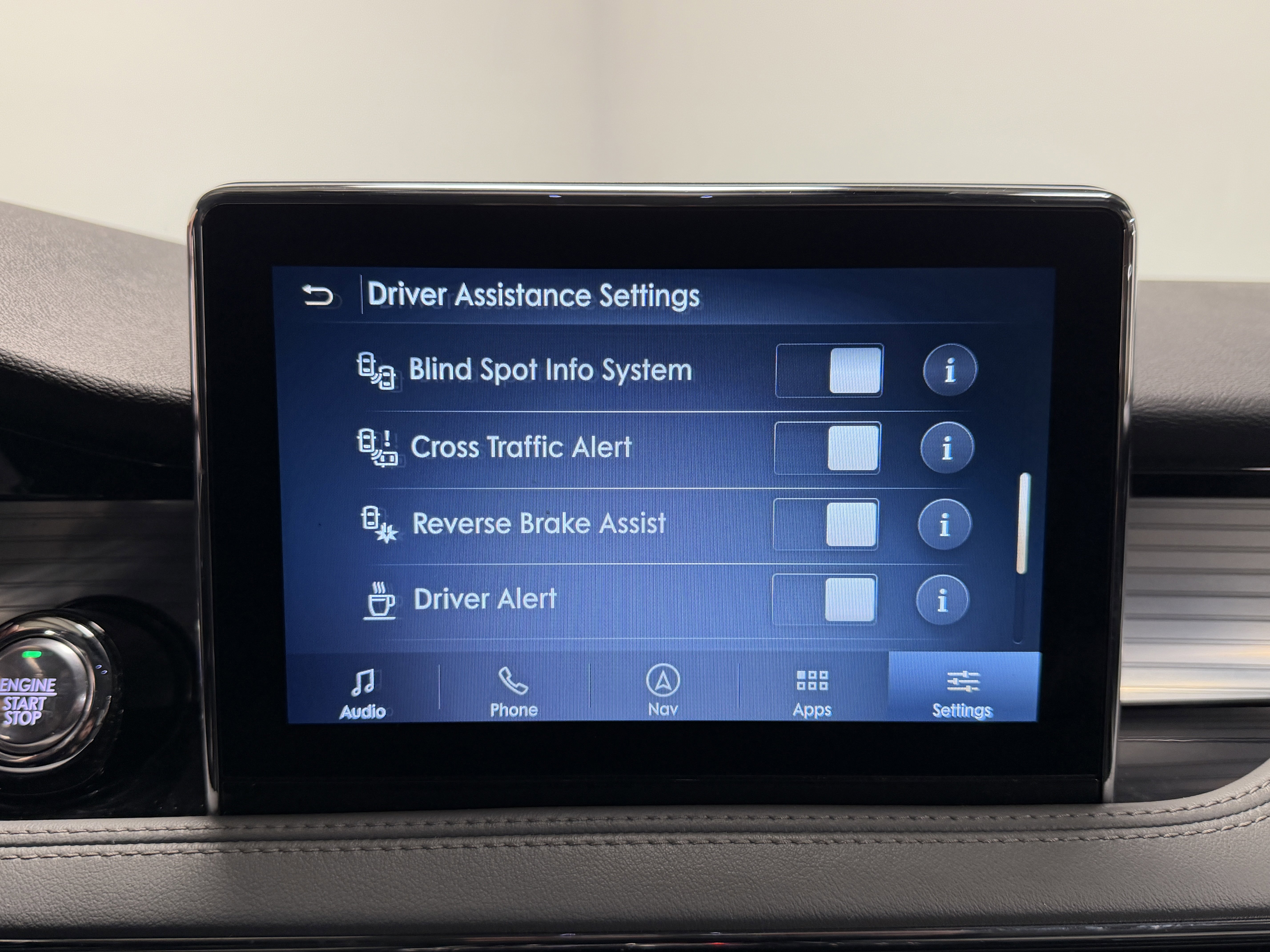 Used 2020 Lincoln Corsair Reserve w/ Equipment Group 201A image 14