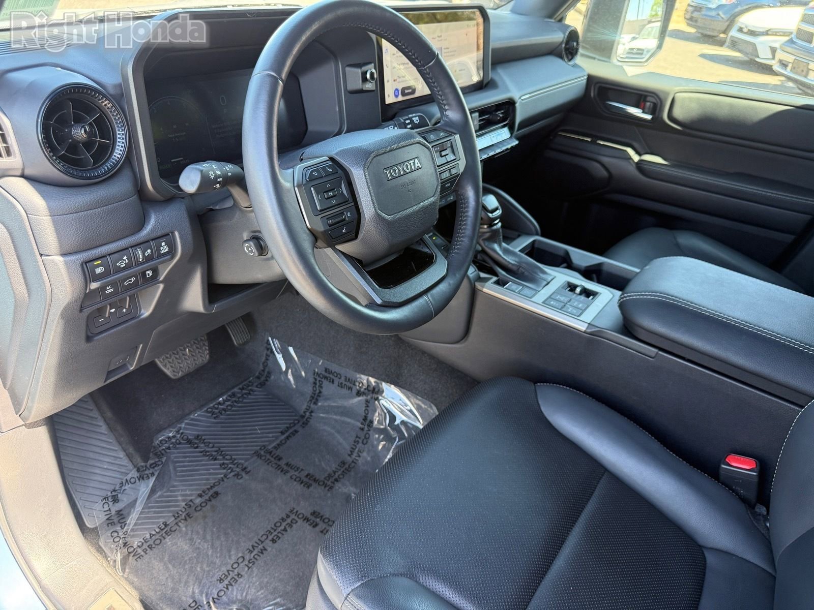 Used 2024 Toyota Land Cruiser image 12