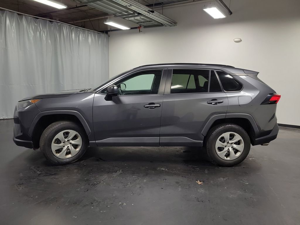 Used 2021 Toyota RAV4 LE image 5