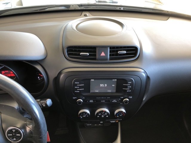 Used 2016 Kia Soul + image 26