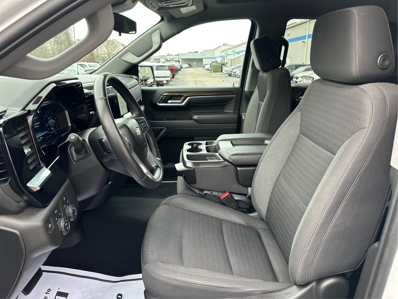Certified 2022 Chevrolet Silverado 1500 LT AWD/4WD image 9