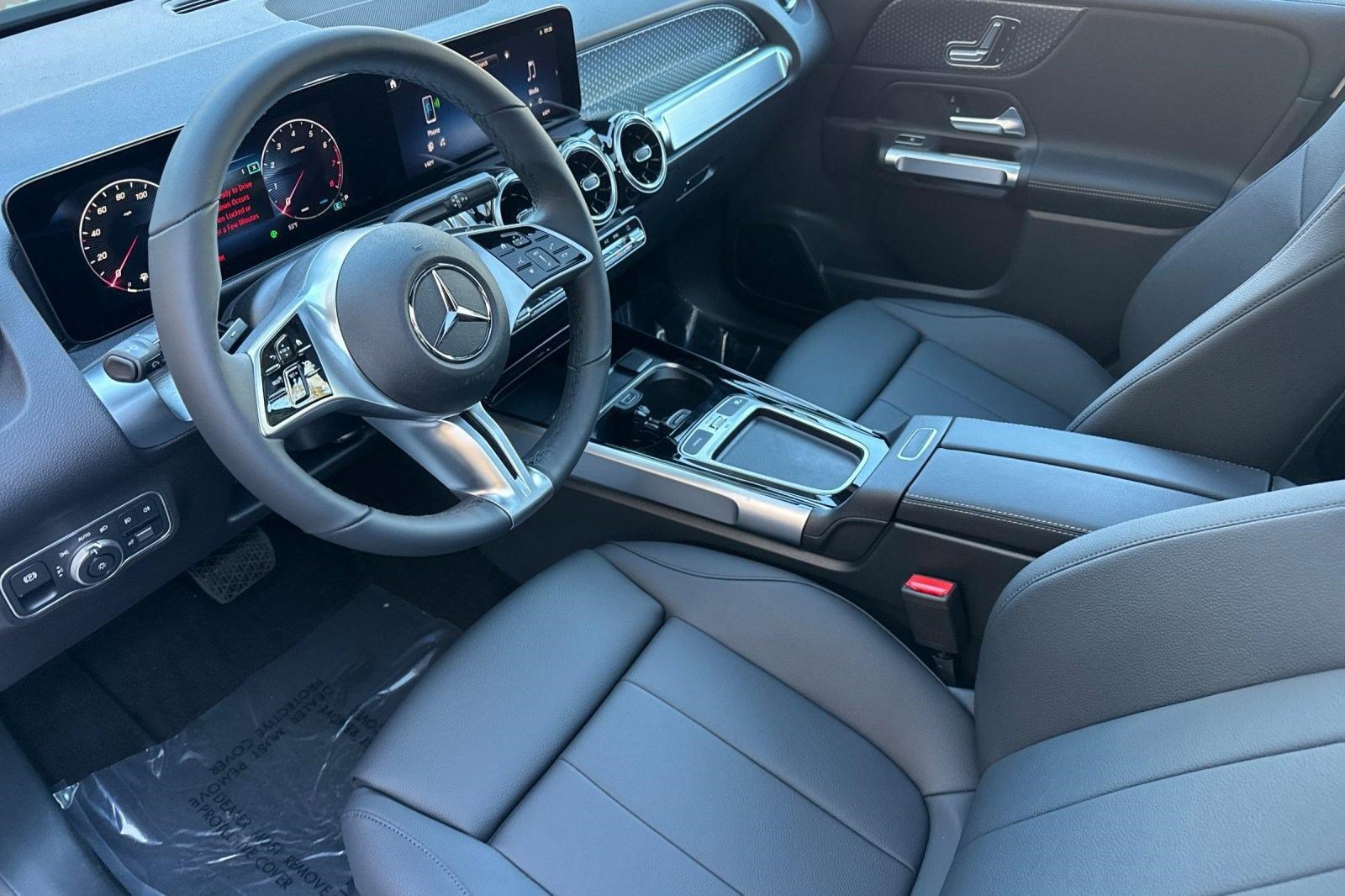 New 2026 Mercedes-Benz GLB 250 image 4