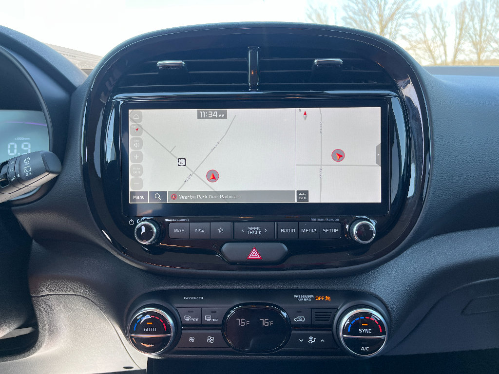 Used 2025 Kia Soul EX image 23