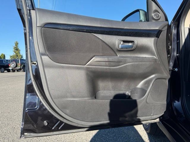 Used 2020 Mitsubishi Outlander ES AWD/4WD image 25