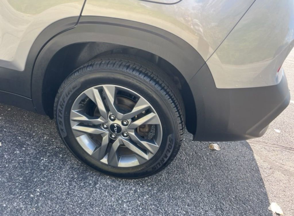 Used 2023 Kia Seltos LX image 22