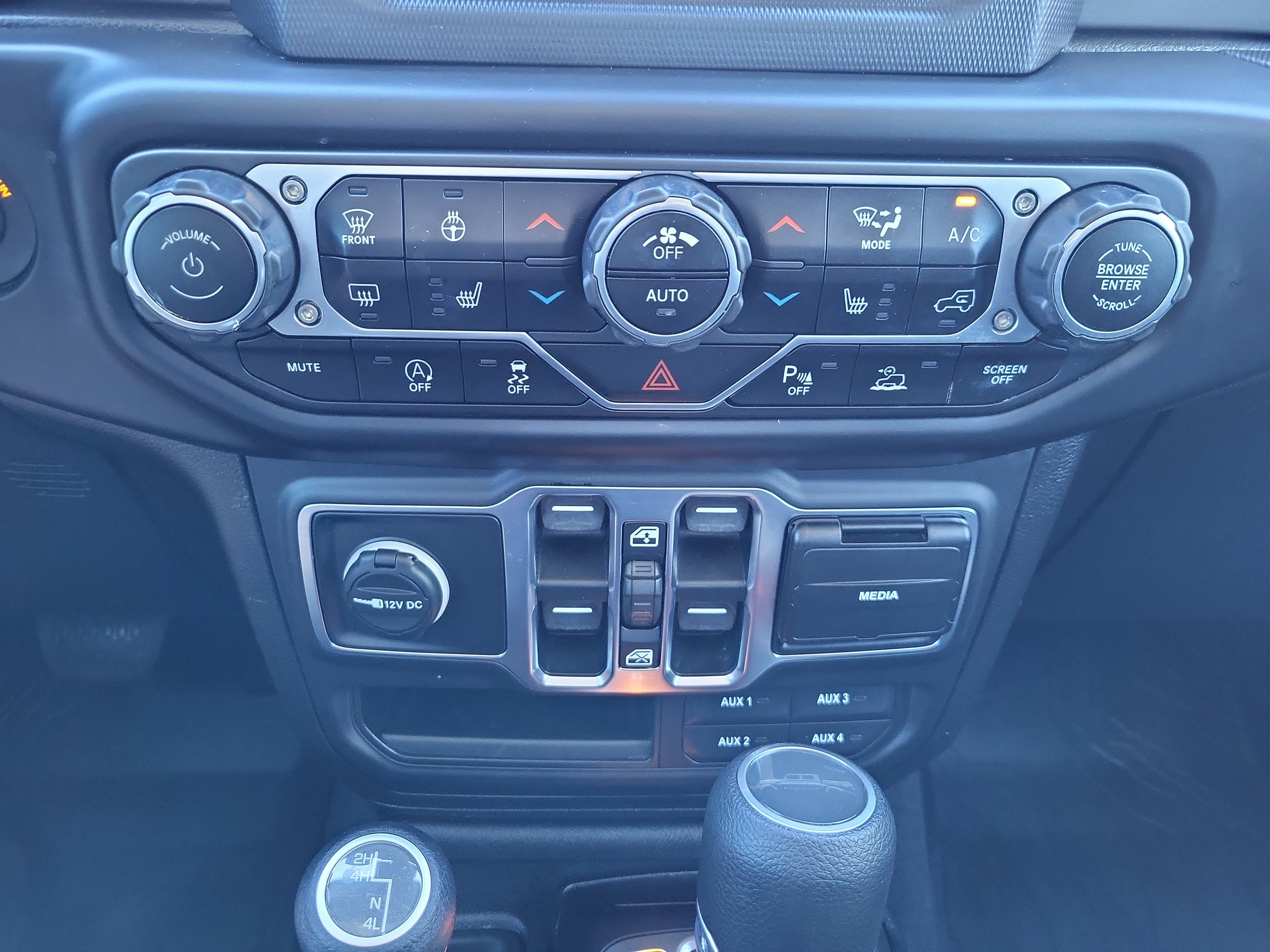 Used 2020 Jeep Gladiator Sport w/ Quick Order Package 24S image 23