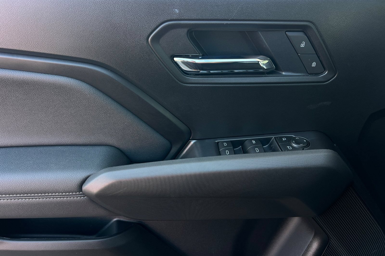 New 2026 GMC Canyon Elevation RWD image 8