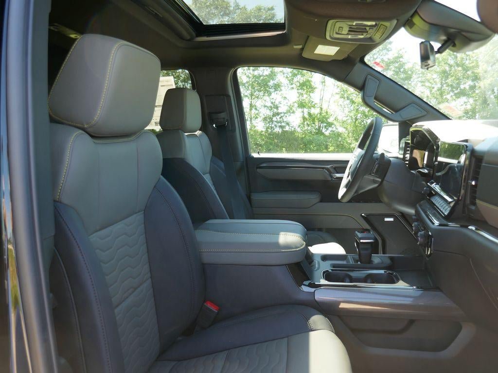 New 2026 Chevrolet Silverado 1500 ZR2 w/ Dark Appearance Package AWD/4WD image 10