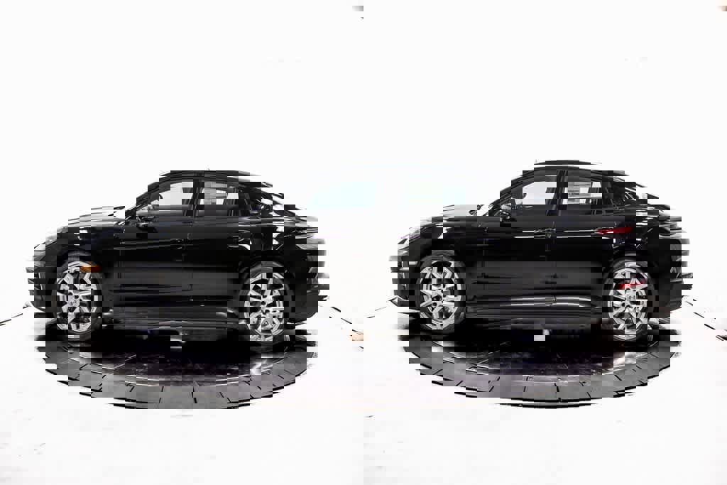 New 2025 Porsche Panamera 4 image 2