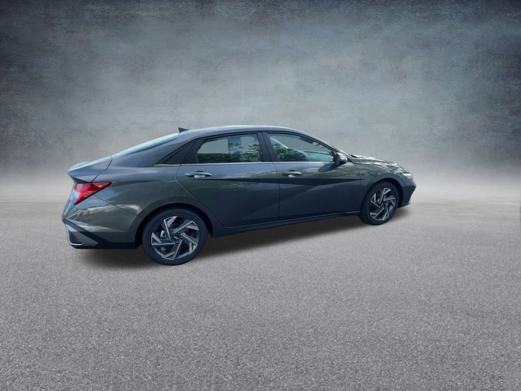 New 2025 Hyundai Elantra Limited image 22