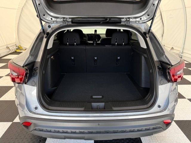 New 2026 Chevrolet Trax LS w/ LS Convenience Package FWD image 4