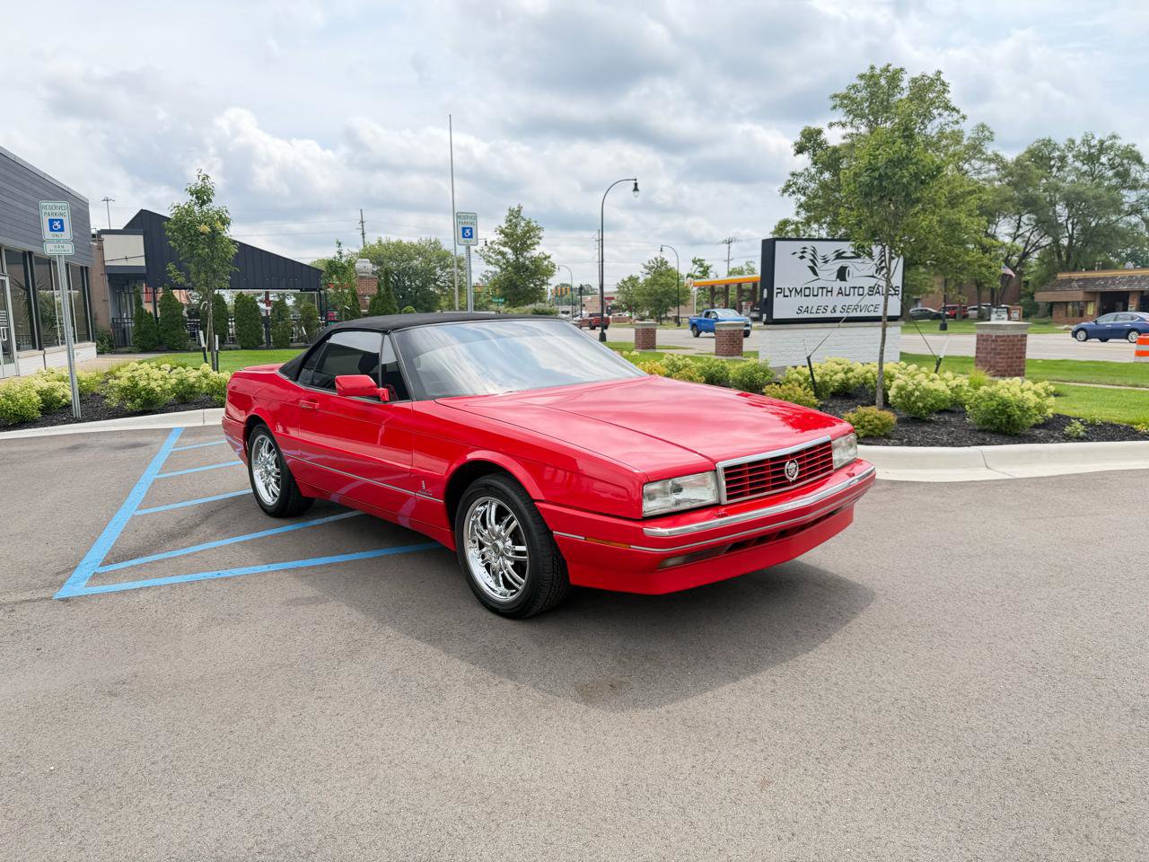 Used 1992 Cadillac Allante FWD image 3