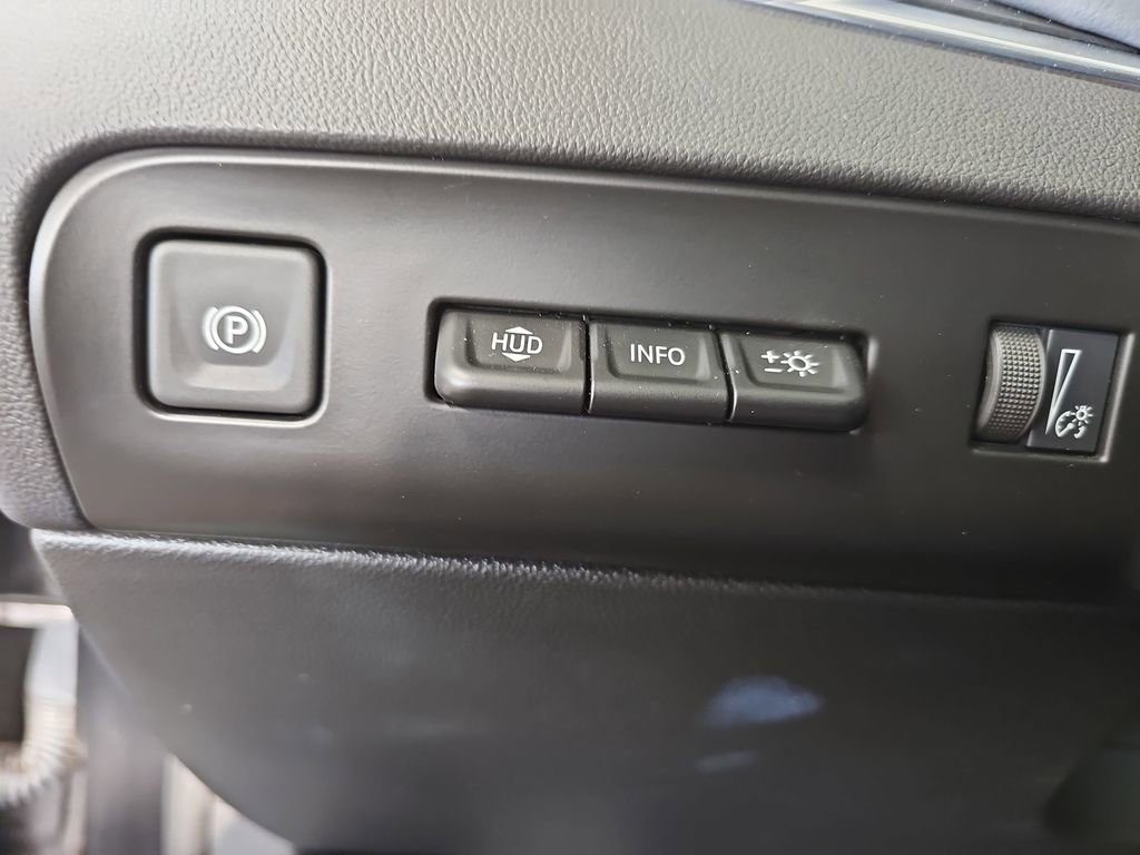 Used 2024 Buick Enclave Premium AWD/4WD image 26