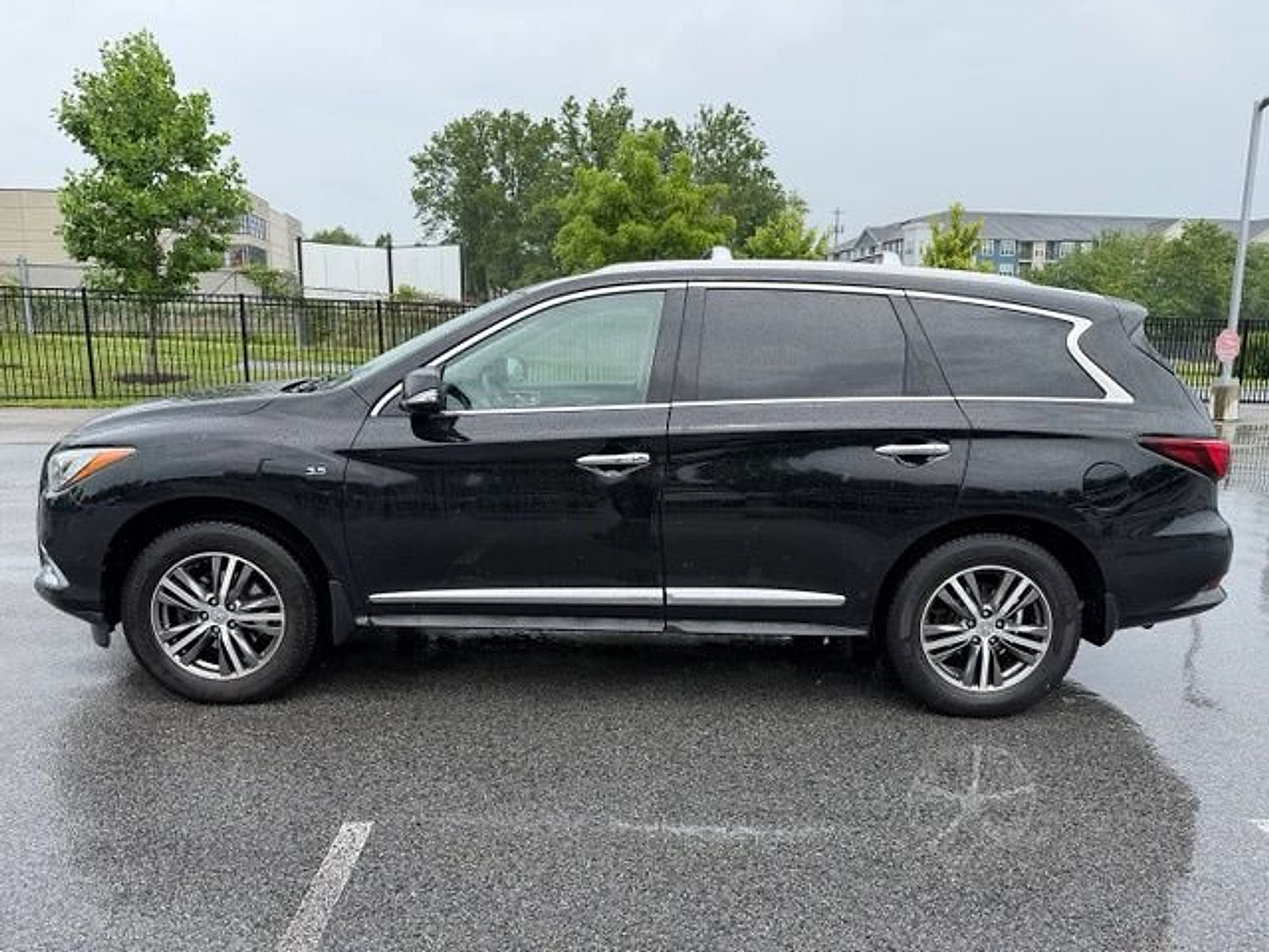 Used 2019 INFINITI QX60 Luxe w/ Essential Package AWD/4WD image 4