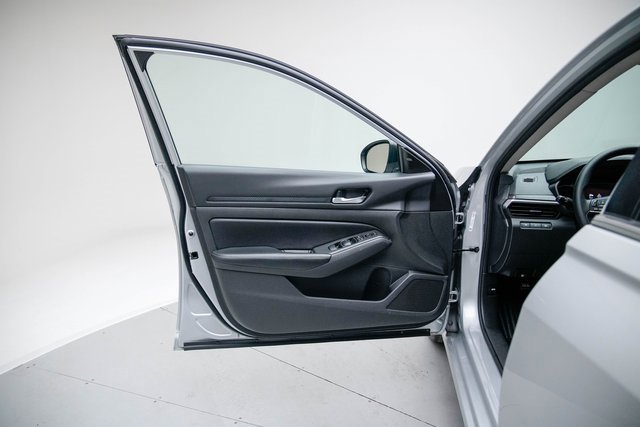 Used 2024 Nissan Altima 2.5 SV image 26