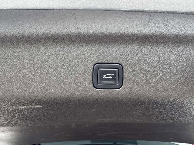 Used 2021 Cadillac Escalade Premium Luxury image 59