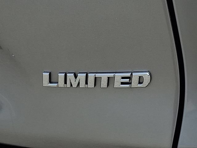 Used 2019 Toyota RAV4 Limited FWD image 32