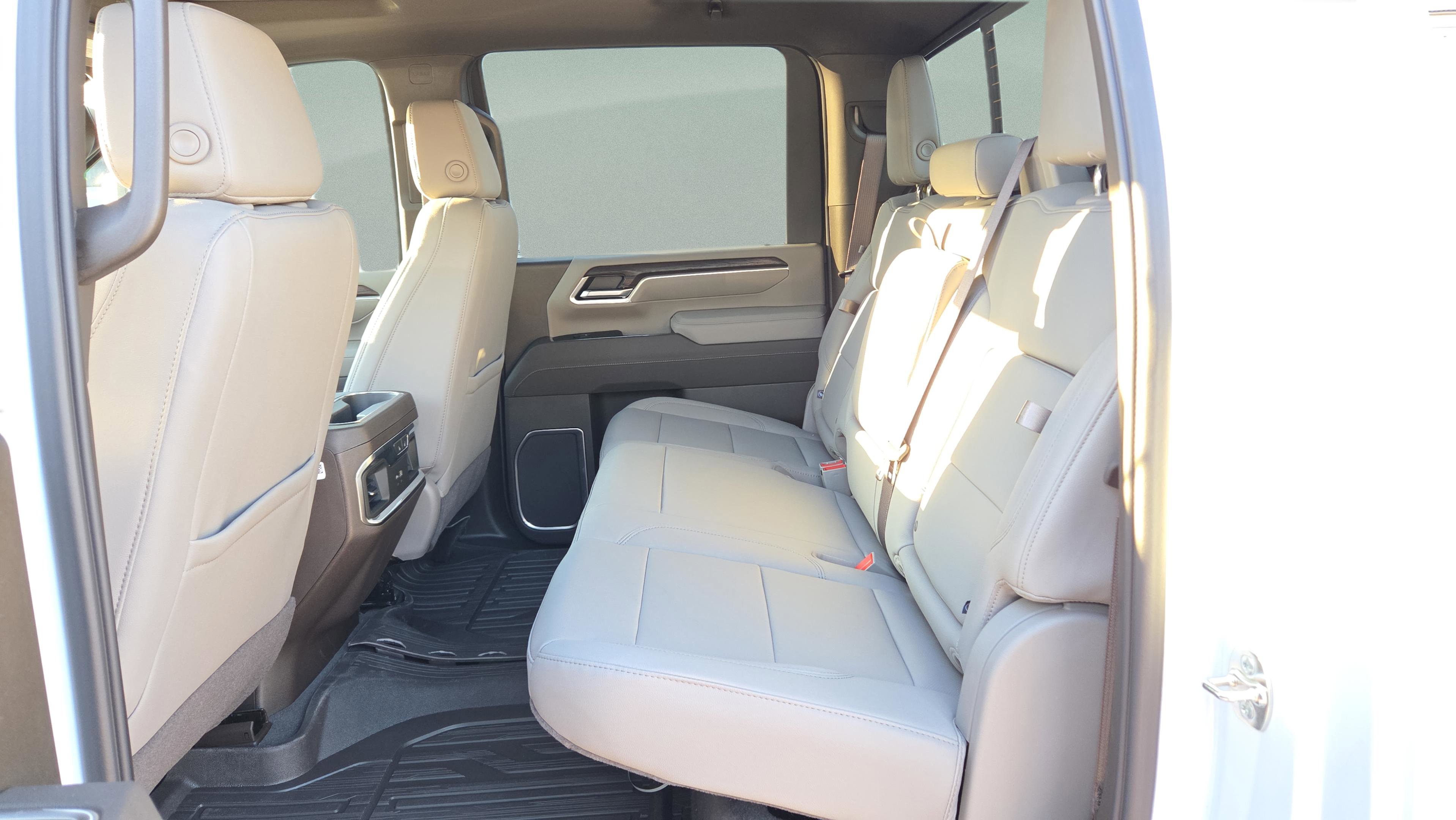 New 2026 GMC Sierra 3500 SLT w/ SLT Premium Package AWD/4WD image 27
