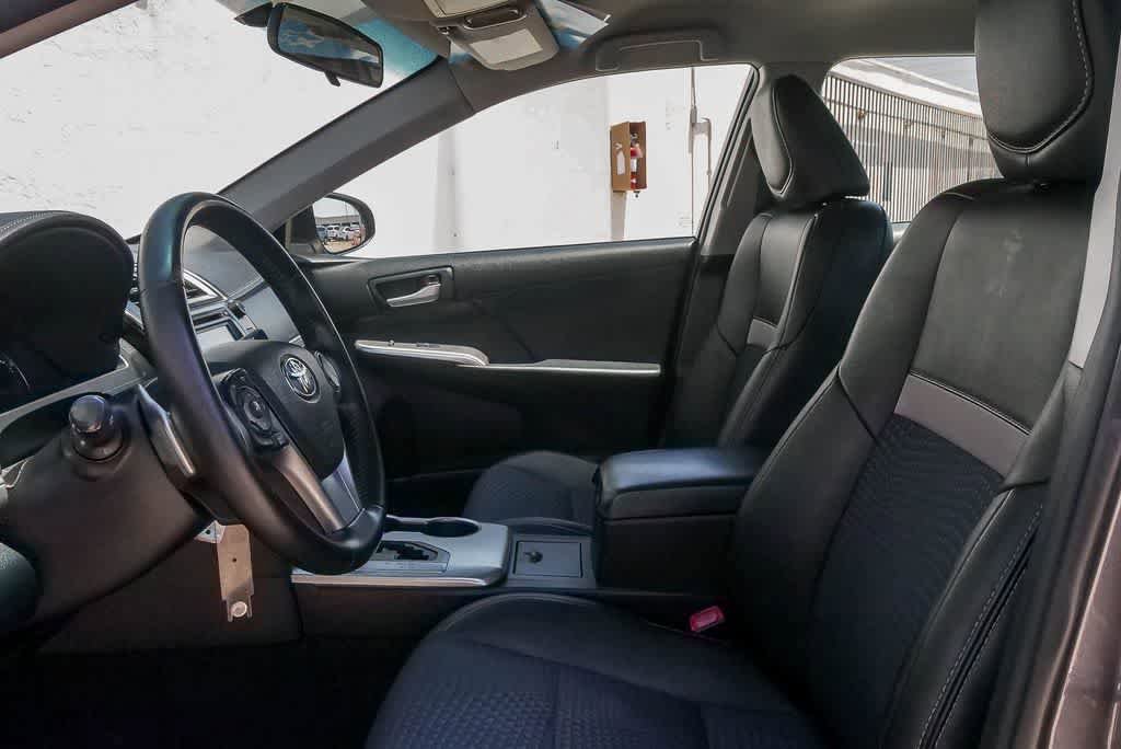 Used 2014 Toyota Camry SE FWD image 17