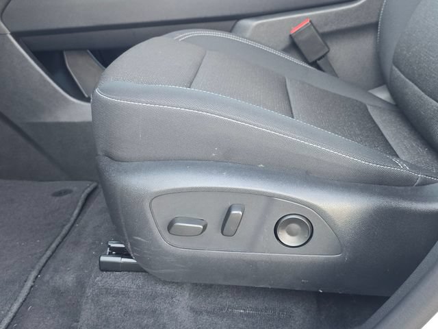 Used 2025 Chevrolet Traverse LT FWD image 15