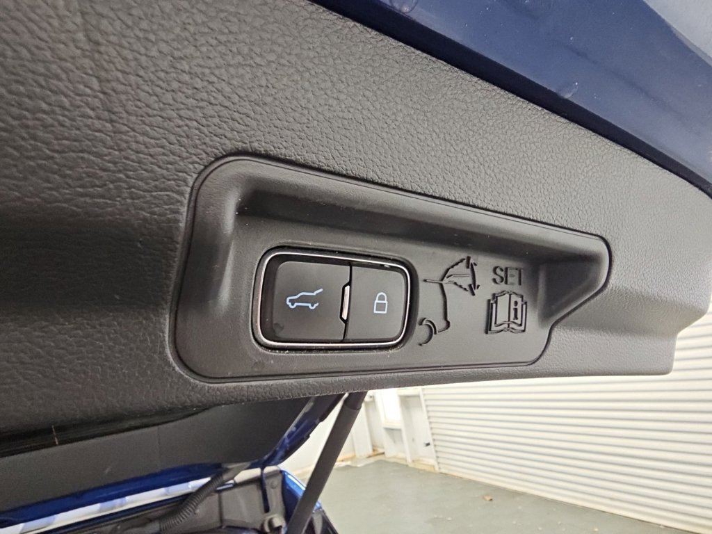 Used 2020 Ford Explorer XLT RWD image 35