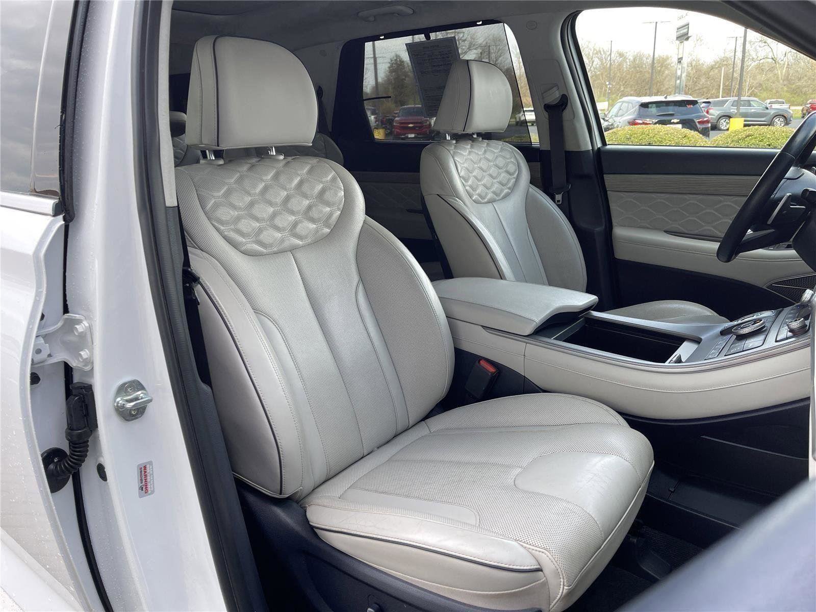 Used 2022 Hyundai Palisade Calligraphy w/ Winter Package image 34