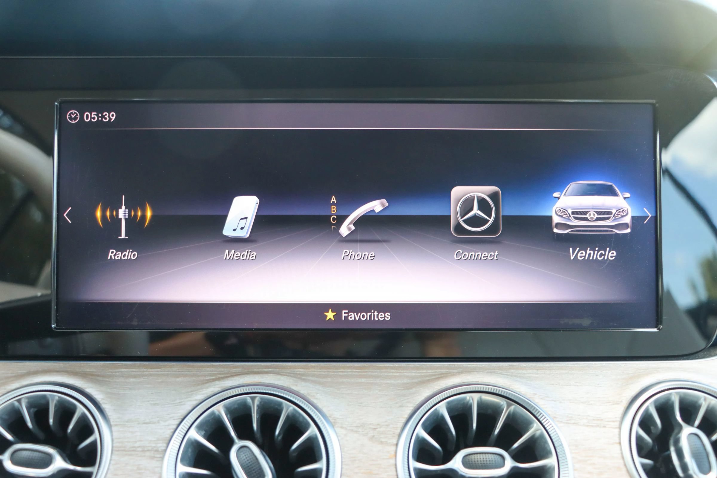 Used 2018 Mercedes-Benz E 400 Cabriolet w/ Premium 2 Package (Q02) image 42
