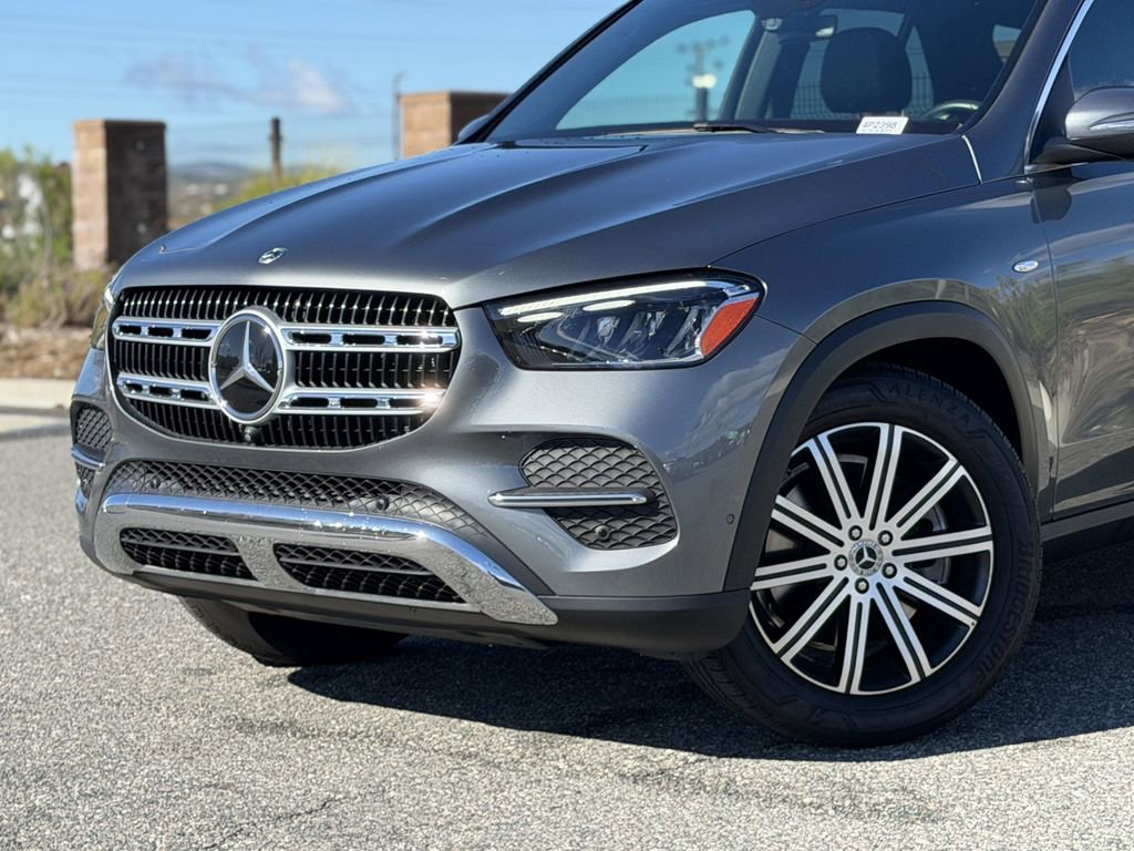 Used 2025 Mercedes-Benz GLE 450e 4MATIC image 3