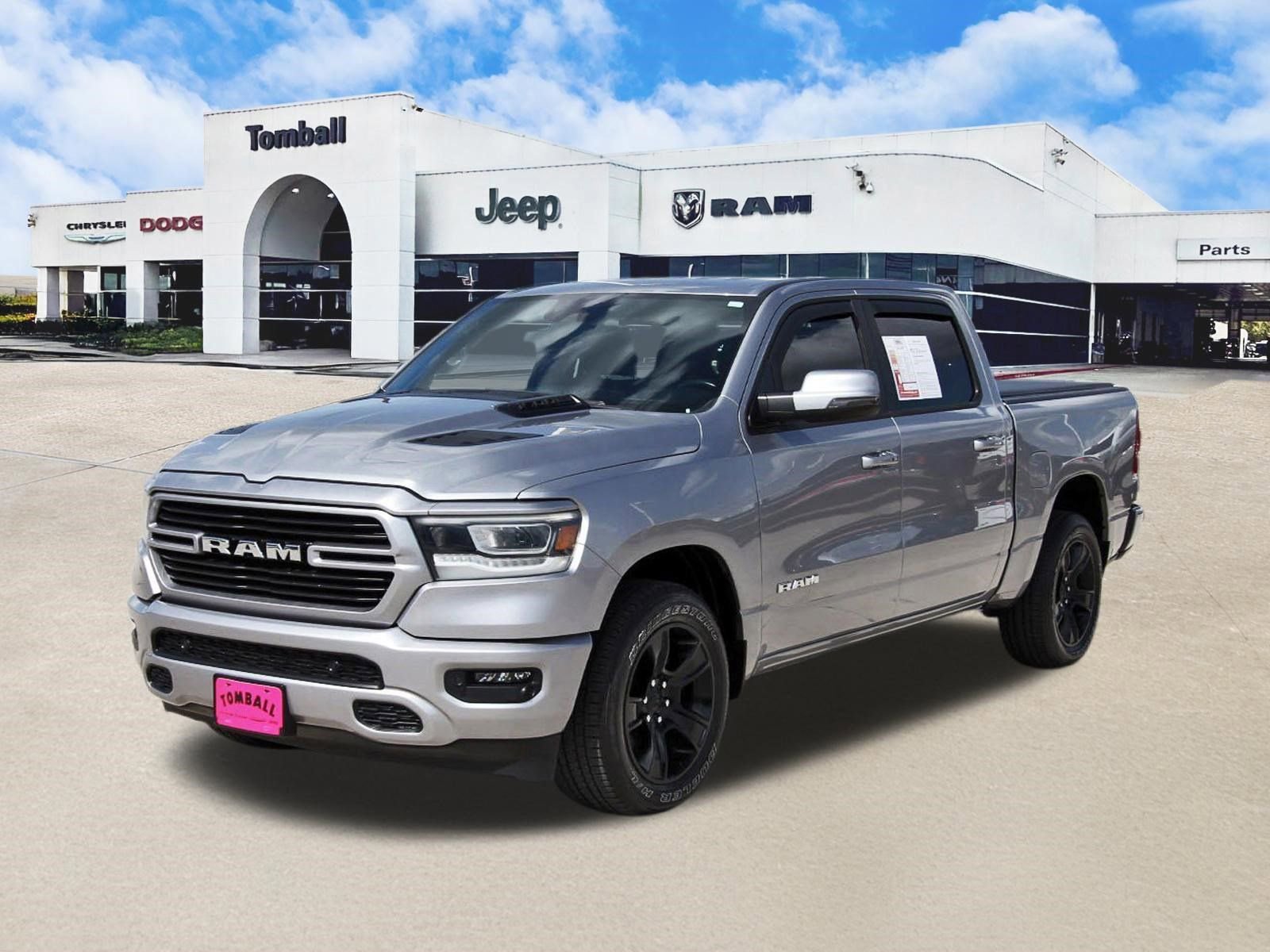 Used 2023 RAM 1500 Laramie AWD/4WD image 3