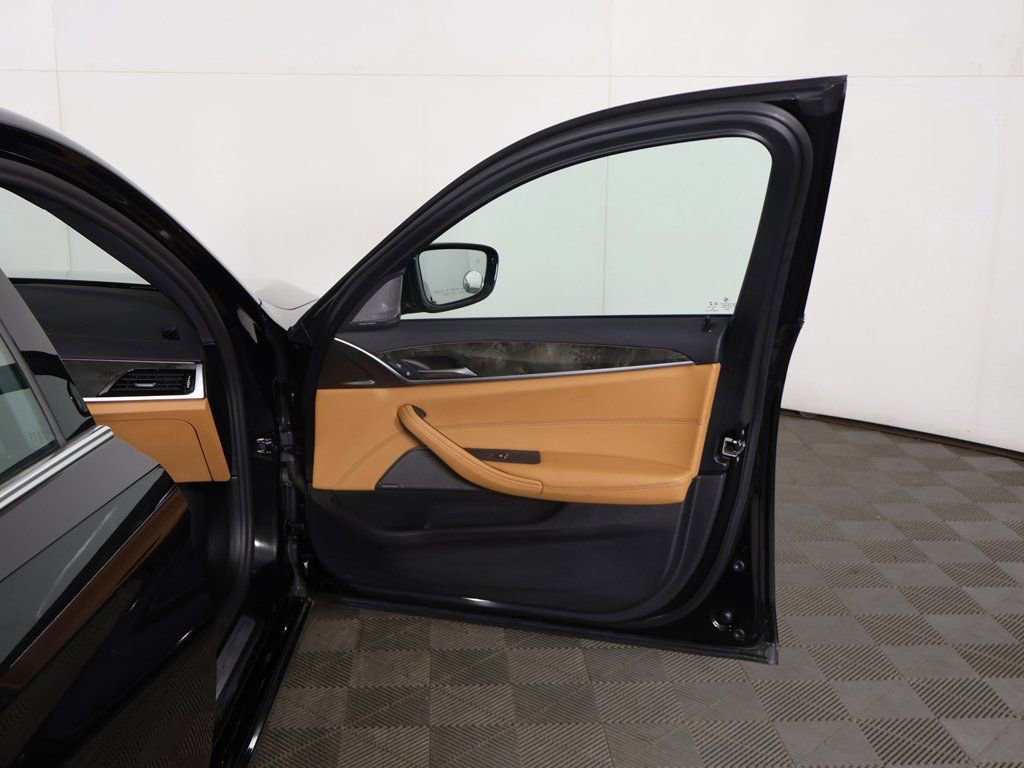 Used 2022 BMW 530i xDrive w/ M Sport Package image 22