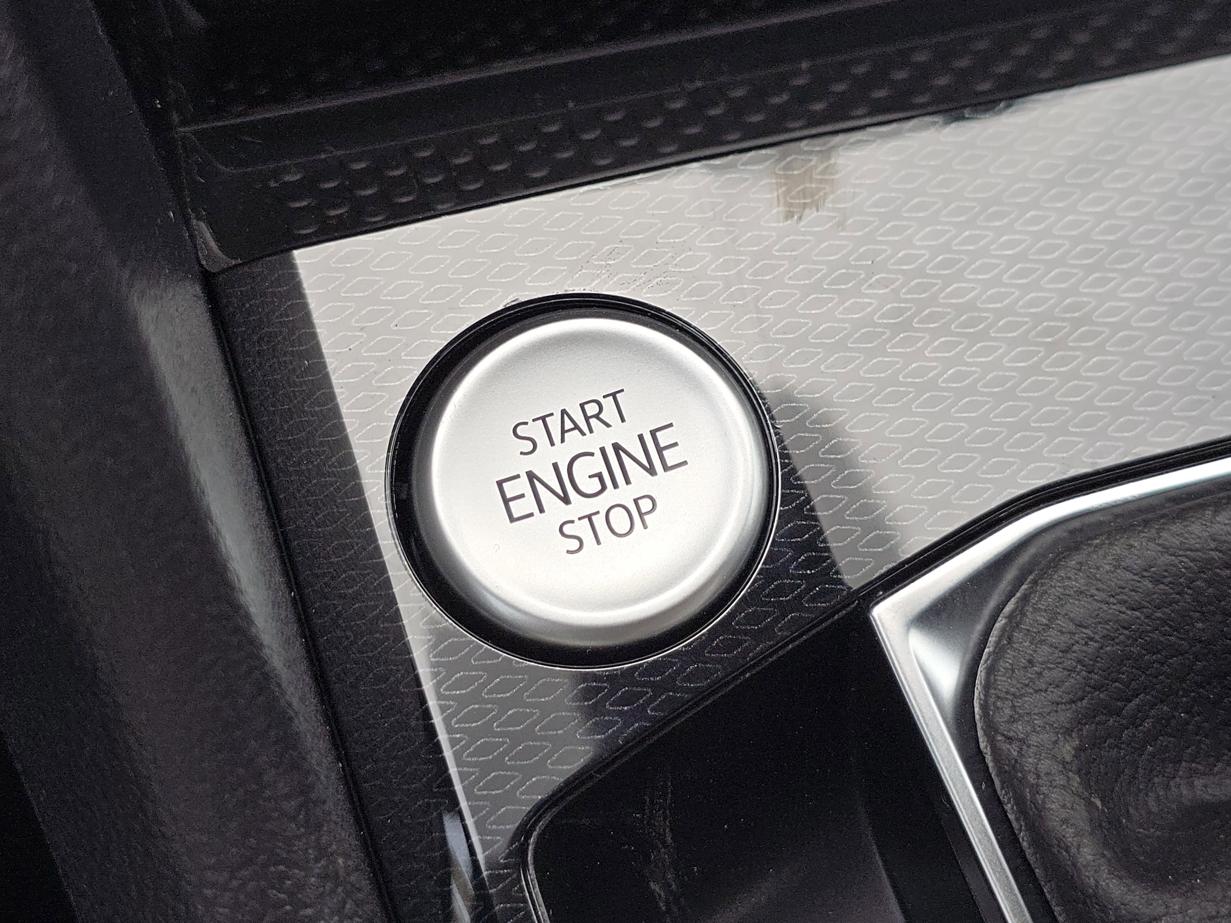 New 2026 Volkswagen Taos SE image 11