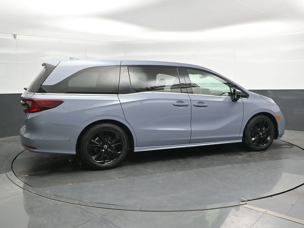 Used 2023 Honda Odyssey Sport image 2