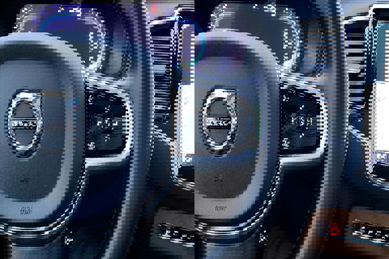 Certified 2024 Volvo XC90 B6 Plus w/ Protection Package Premier image 23