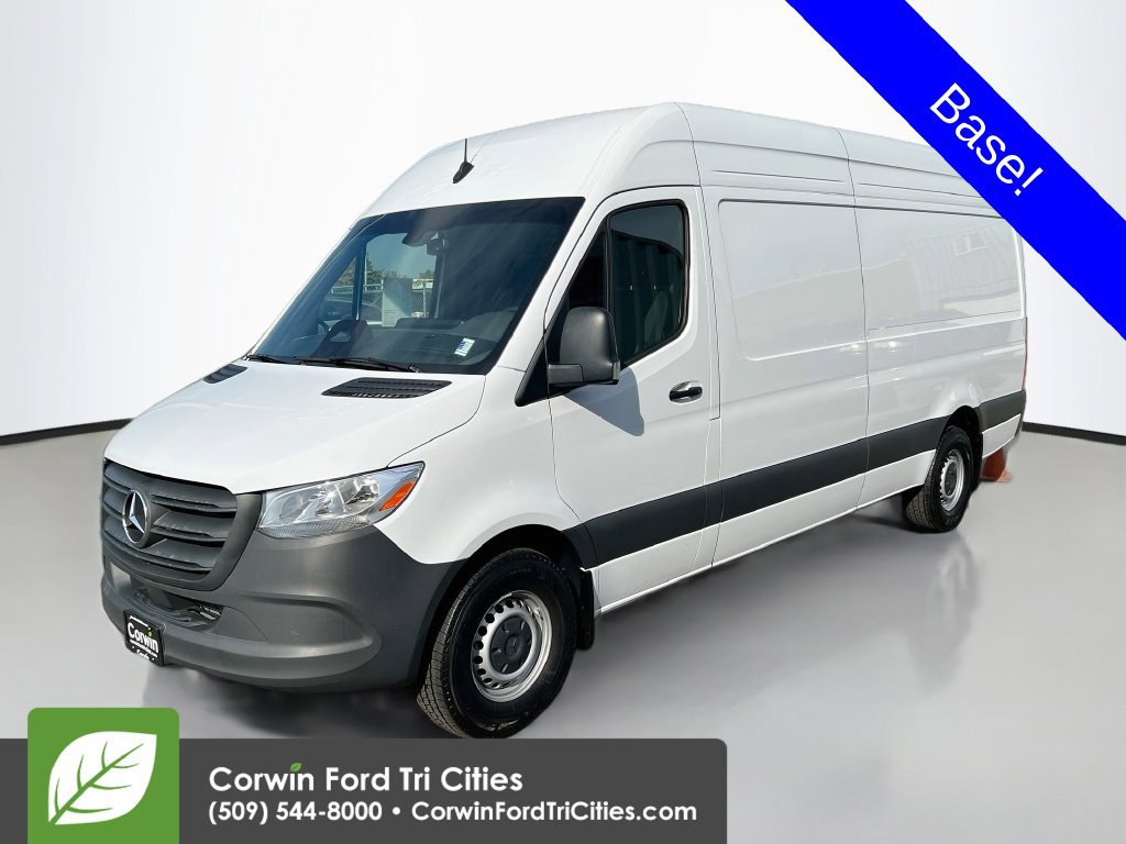 Used 2025 Mercedes-Benz Sprinter 2500 image 4