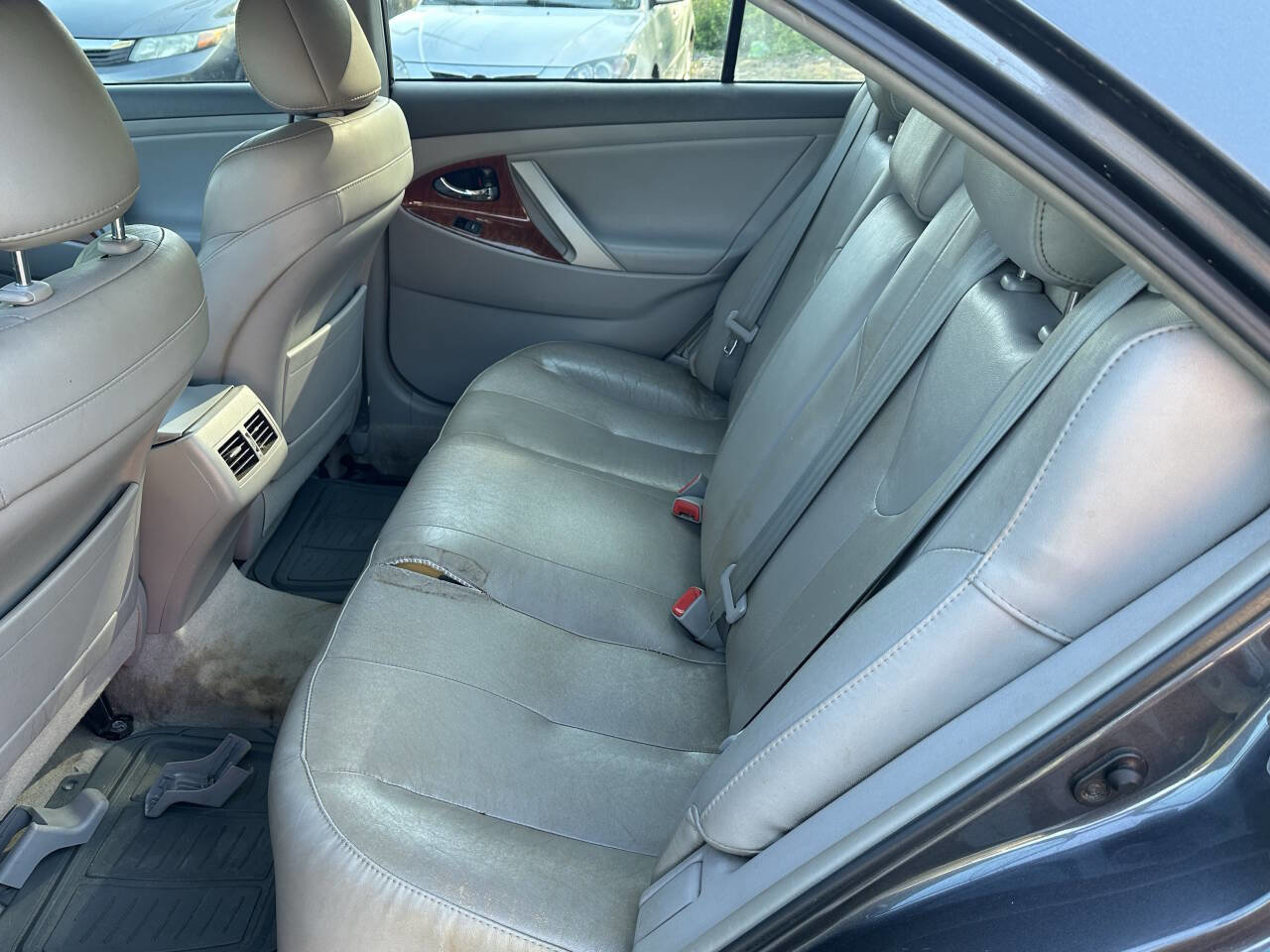 Used 2011 Toyota Camry XLE w/ XLE Extra-Value Pkg #2 image 10