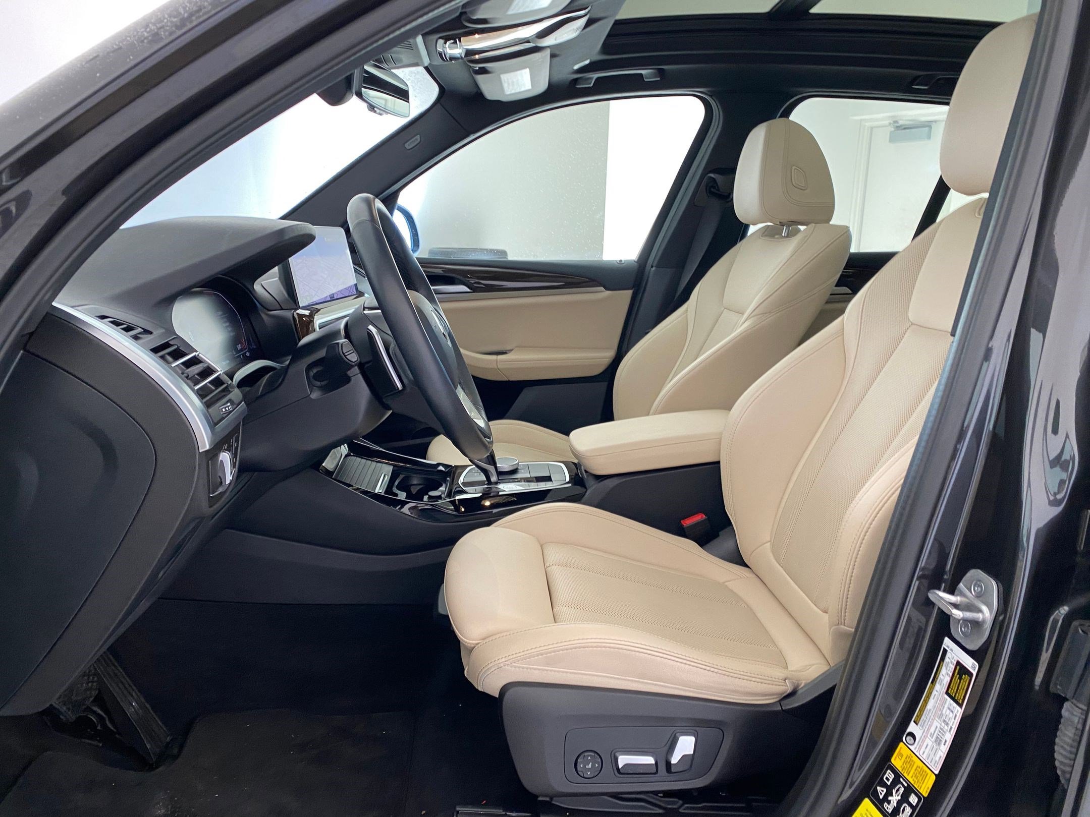 Certified 2023 BMW X3 xDrive30i w/ Premium Package image 4