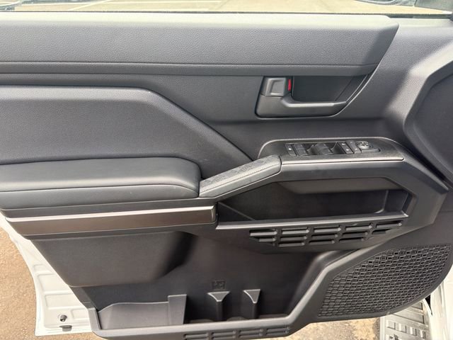 Used 2025 Toyota 4Runner SR5 AWD/4WD image 4