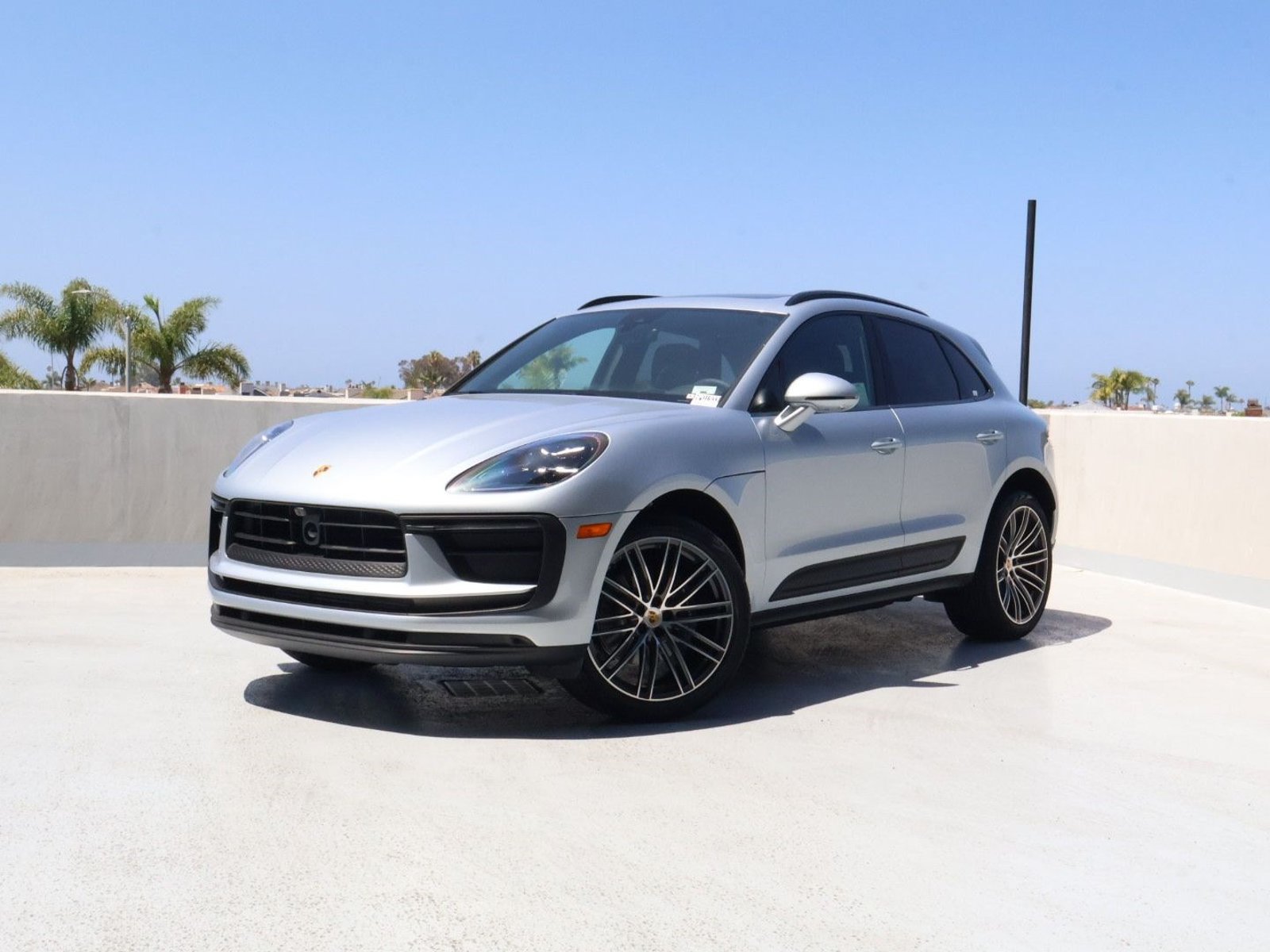 New 2026 Porsche Macan AWD/4WD image 1