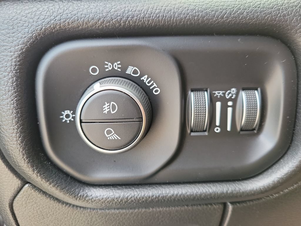 Used 2019 RAM 1500 Big Horn AWD/4WD image 22