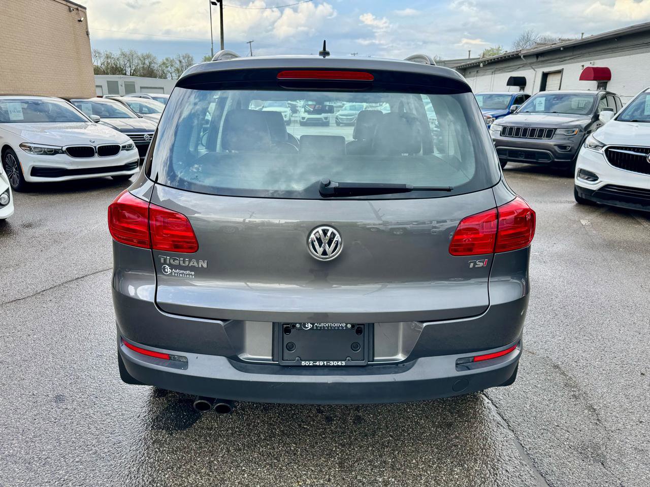 Used 2016 Volkswagen Tiguan S image 10