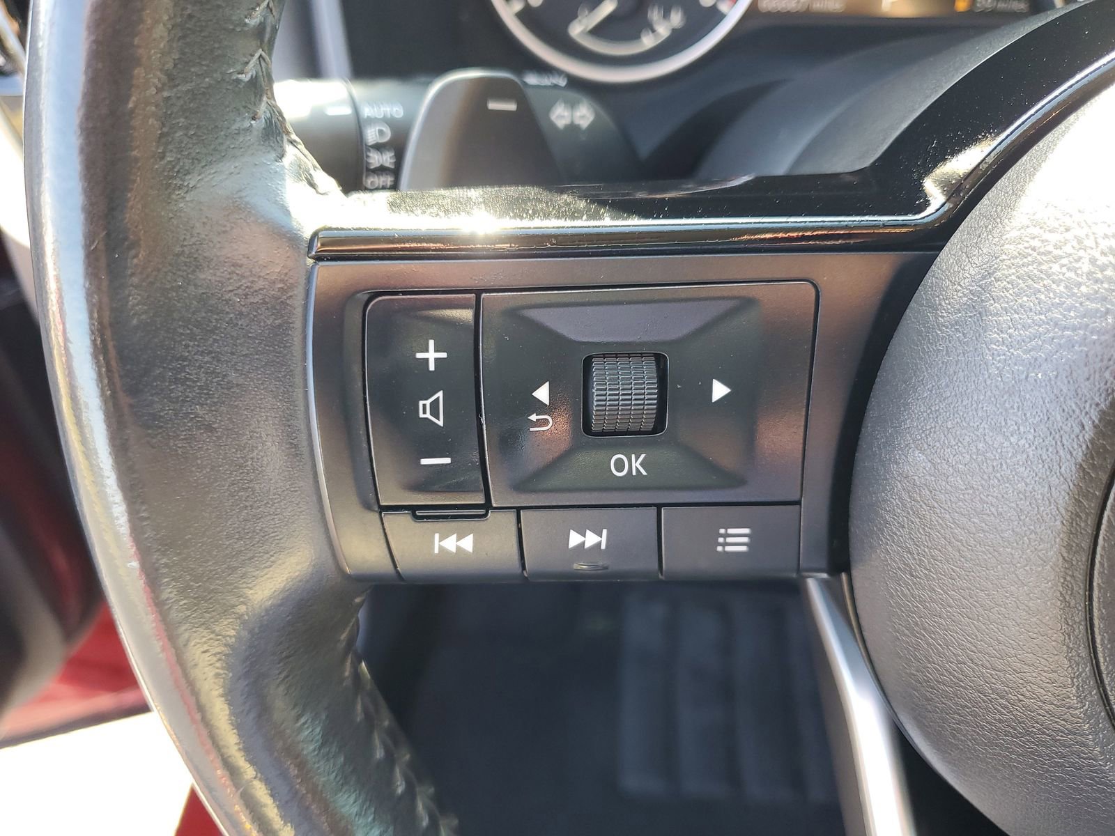 Used 2021 Nissan Rogue SV w/ Premium Package FWD image 20