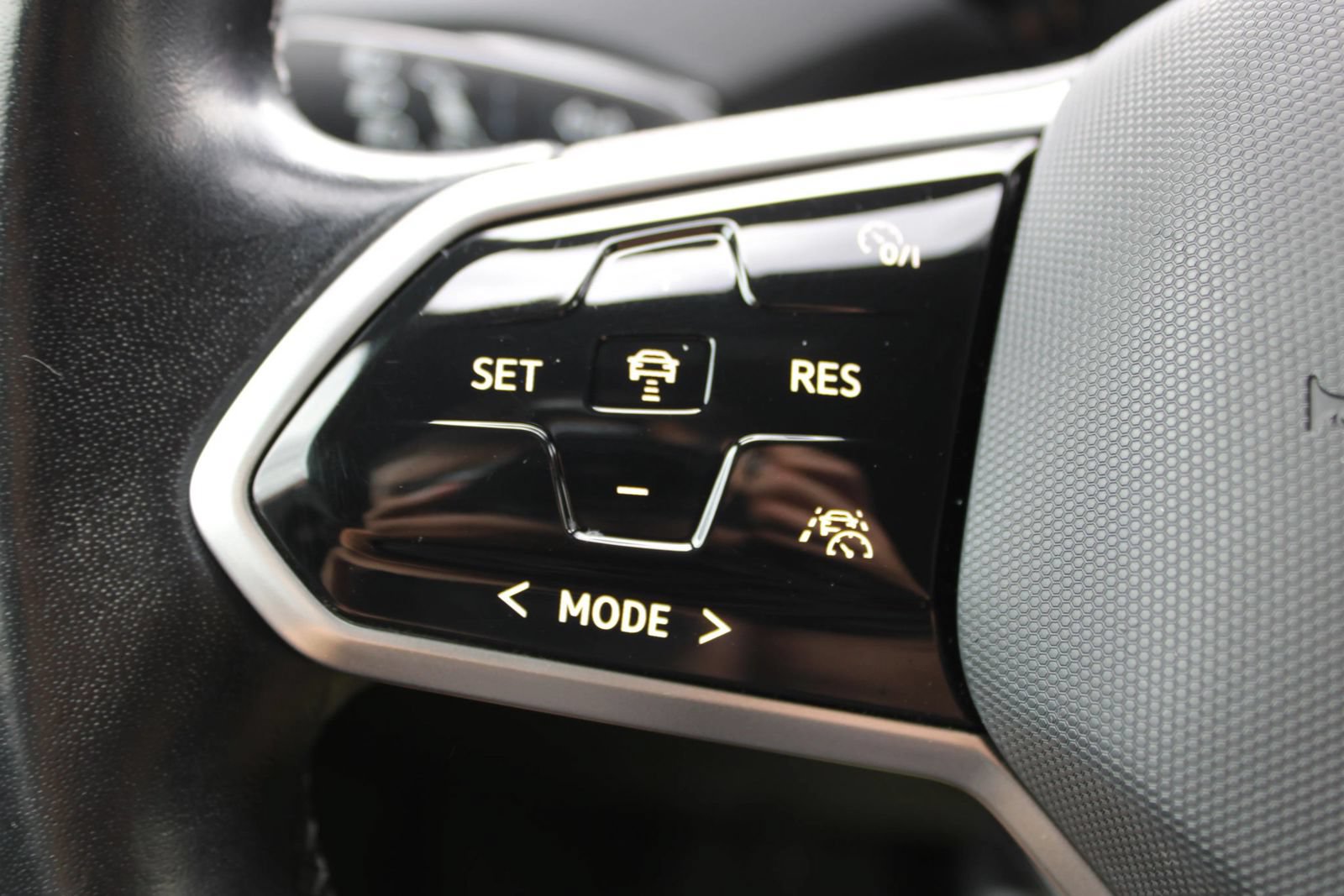 Used 2021 Volkswagen ID.4 Pro RWD image 27