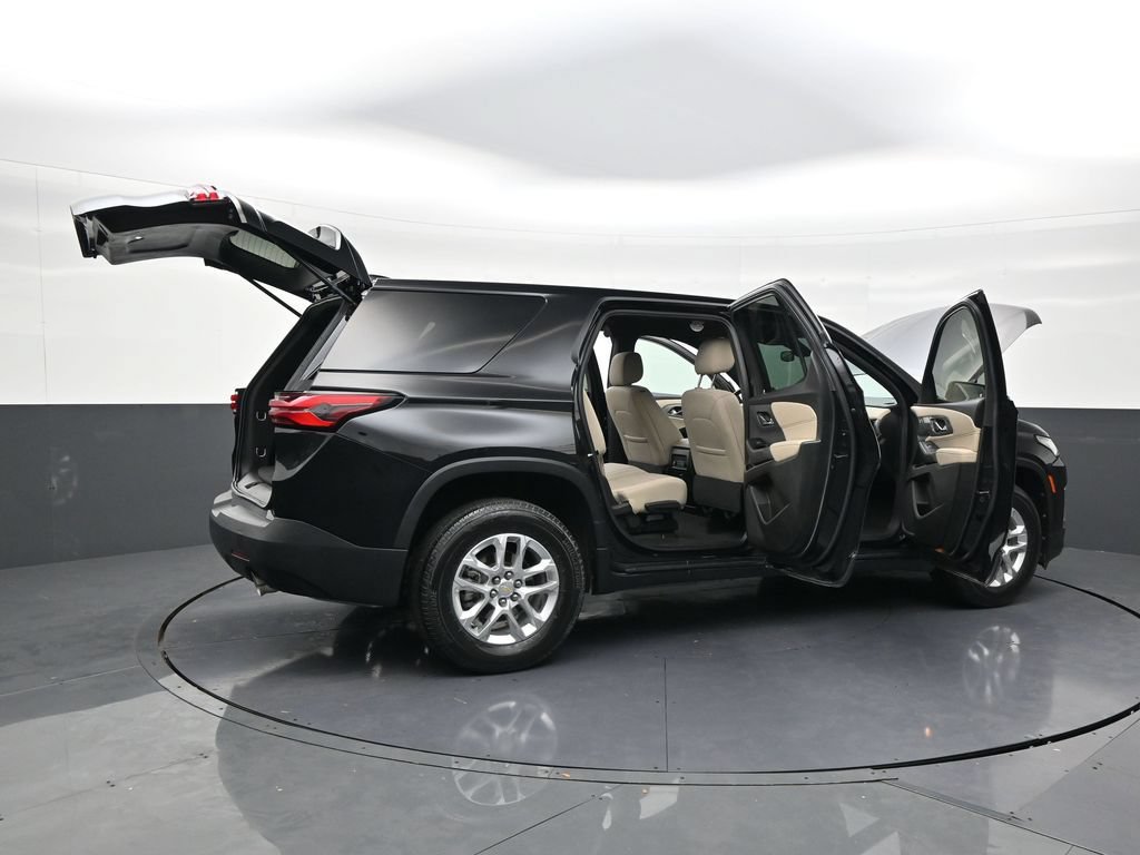 Used 2022 Chevrolet Traverse LS FWD image 27
