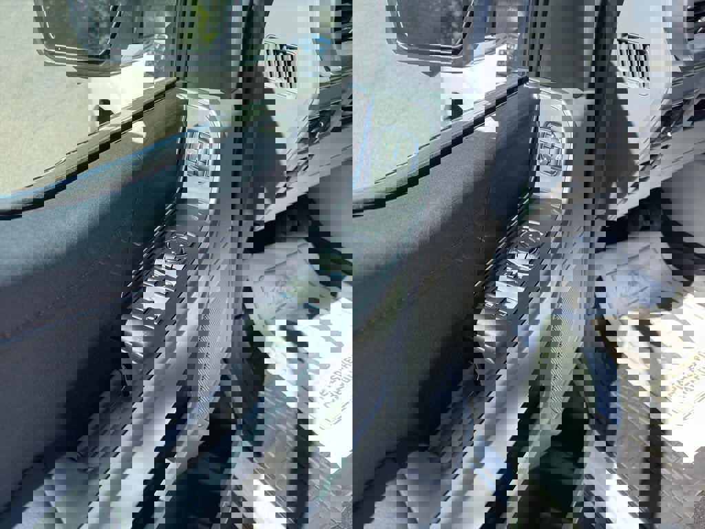 New 2025 Ford F150 Lariat w/ Equipment Group 501A Mid image 11