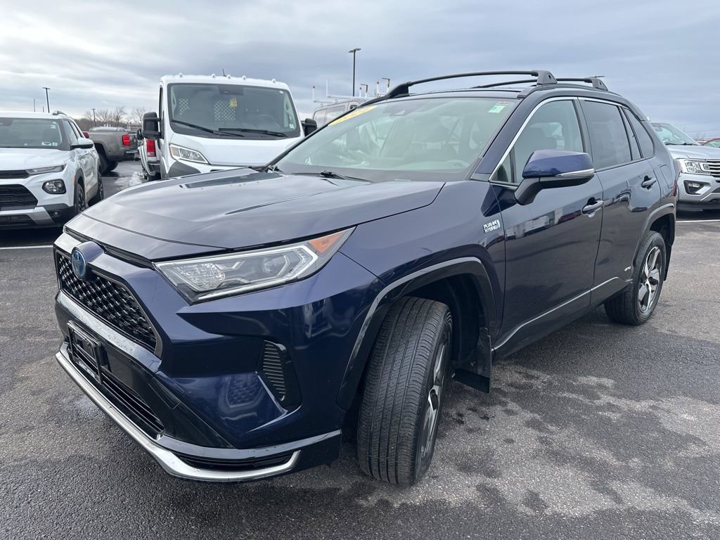 Used 2021 Toyota RAV4 SE w/ Weather & Moonroof Package AWD/4WD image 7