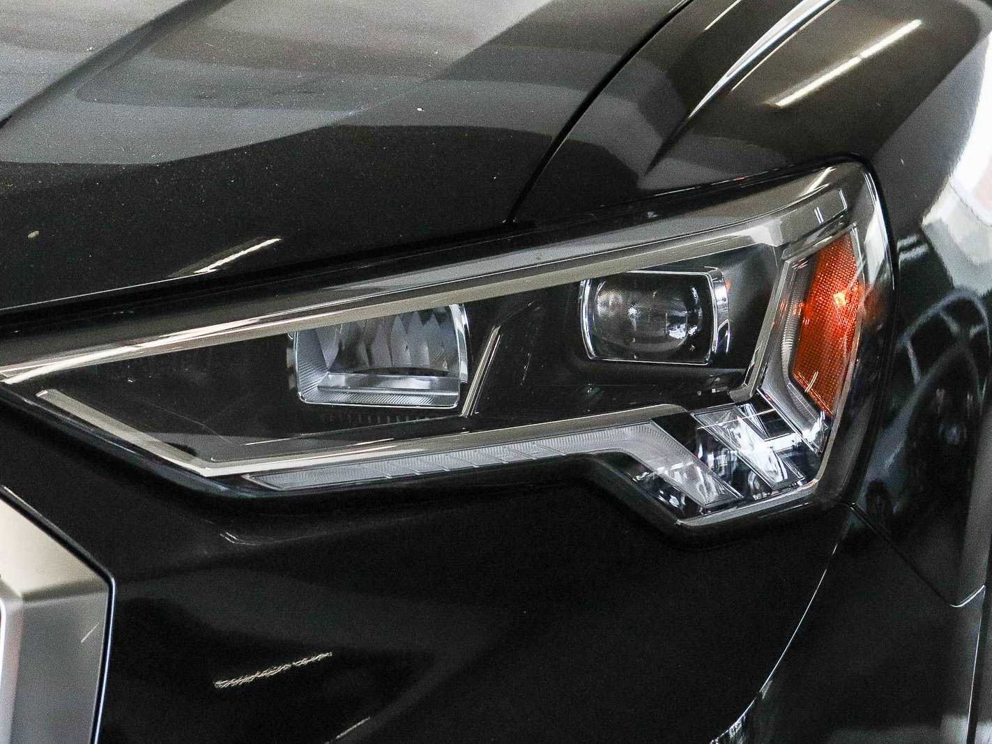 Used 2023 Audi Q3 2.0T Premium w/ Convenience Package AWD/4WD image 7