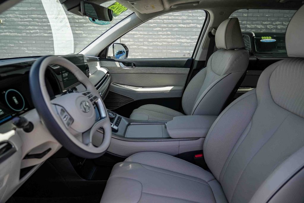 Used 2025 Hyundai Palisade Calligraphy FWD image 18