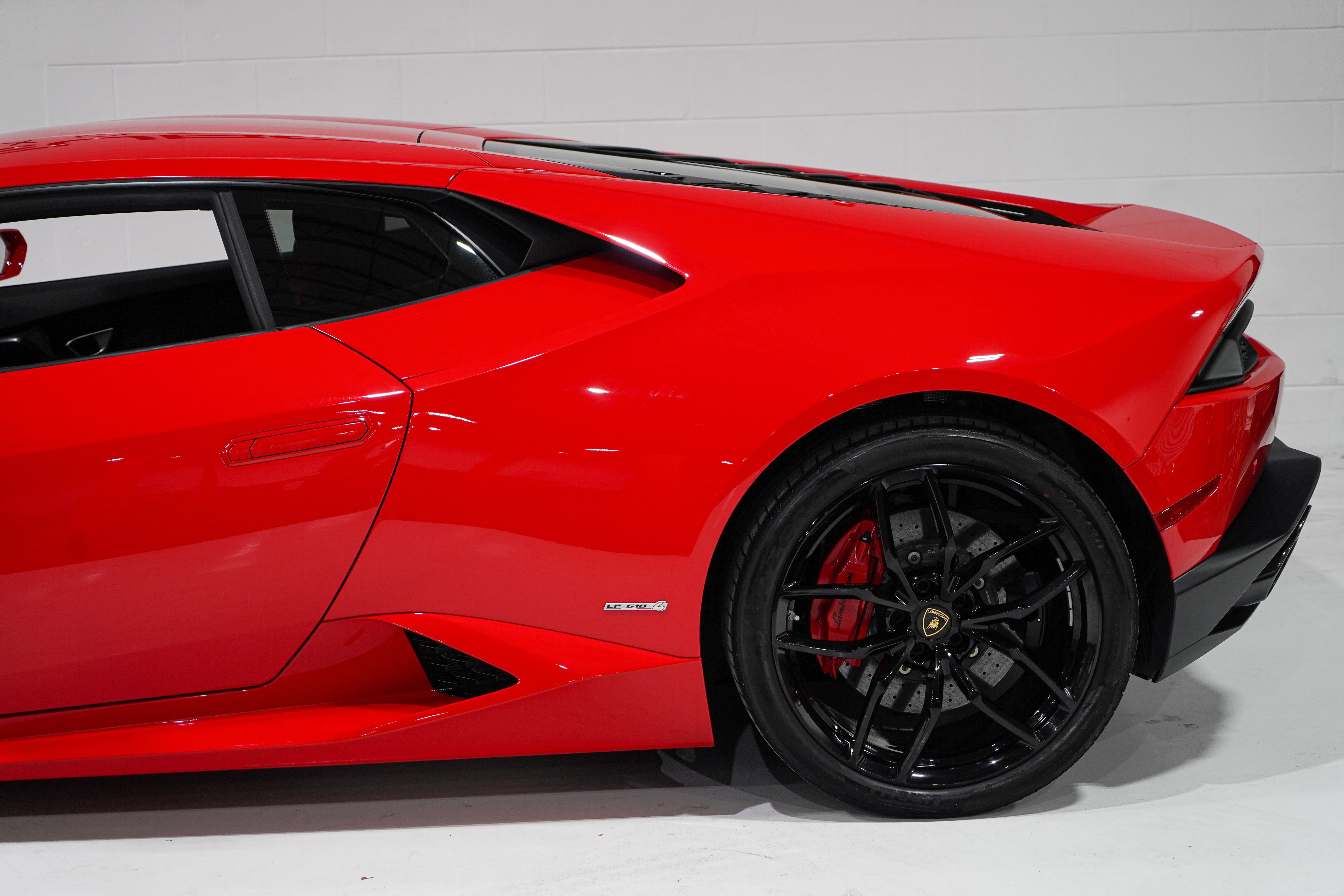 Used 2015 Lamborghini Huracan LP 610-4 AWD/4WD image 32