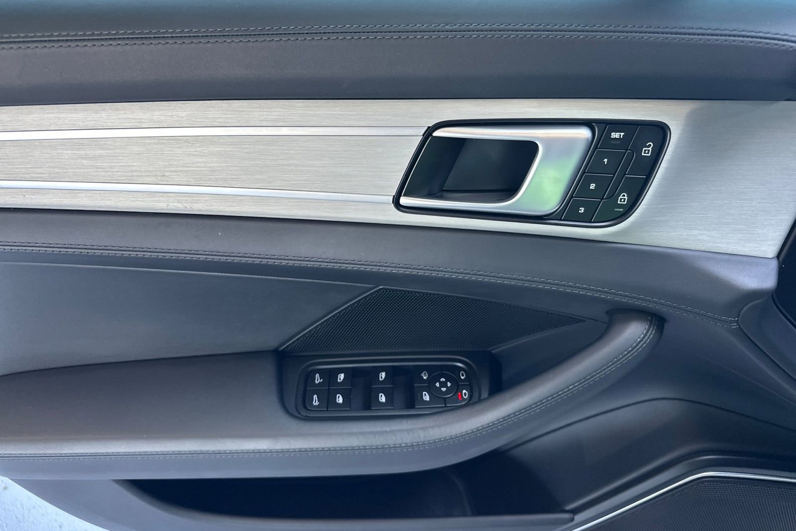 Certified 2022 Porsche Panamera Turbo S AWD/4WD image 12
