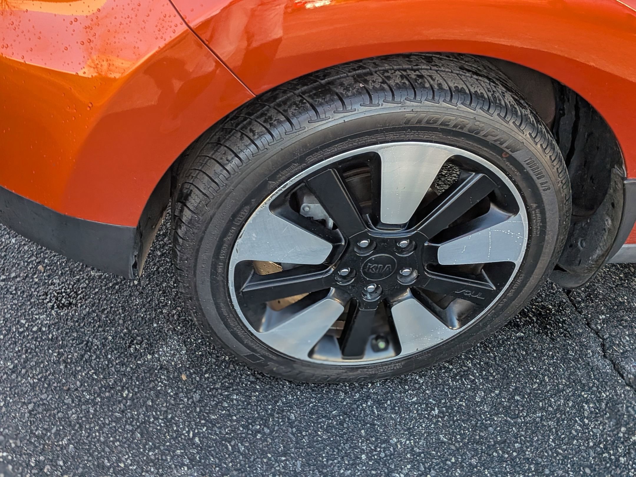 Used 2018 Kia Soul + image 12